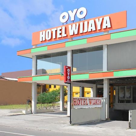 Oyo 586 Hotel Wijaya Kalasan Exterior photo